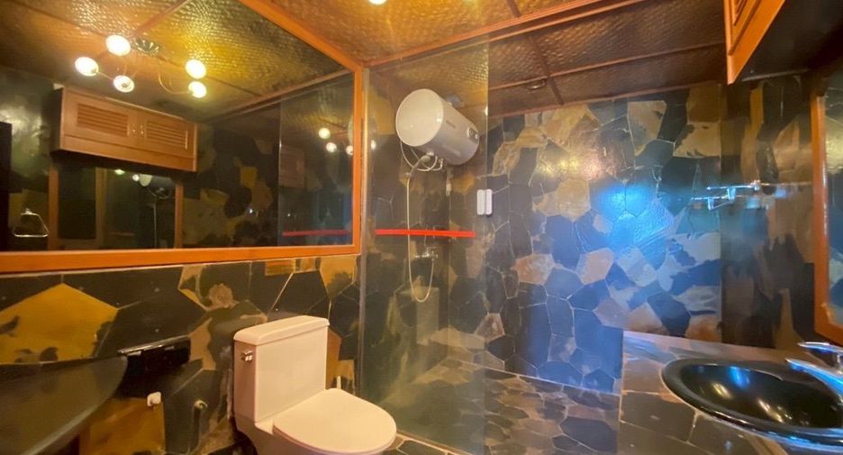 出售 32 卧室 酒店 在 Mueang Chiang Mai, Chiang Mai