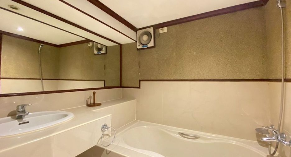 出售 32 卧室 酒店 在 Mueang Chiang Mai, Chiang Mai