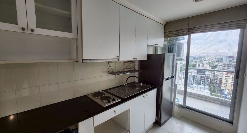 For sale 2 bedrooms condo in Phaya Thai, Bangkok