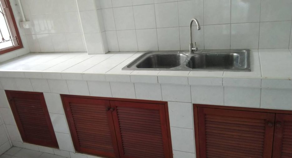 Haus zum Kauf mit 2 Zimmer in Bang Sue, Bangkok