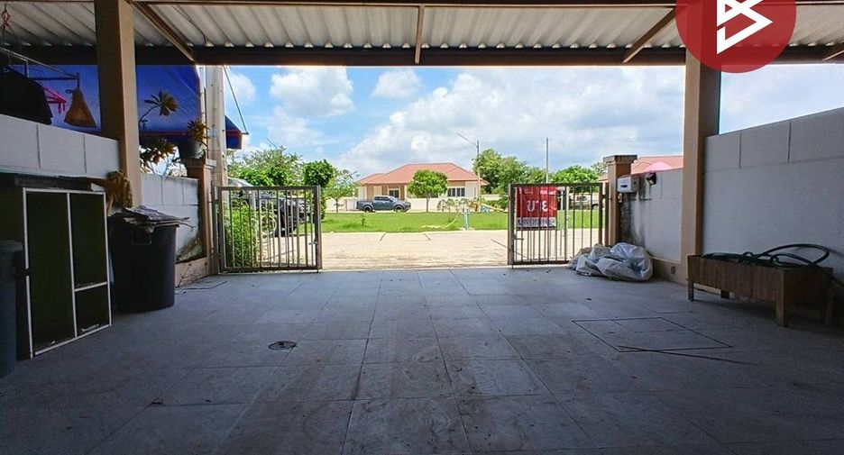 À vendre studio maison de ville à Phan Thong, Chonburi