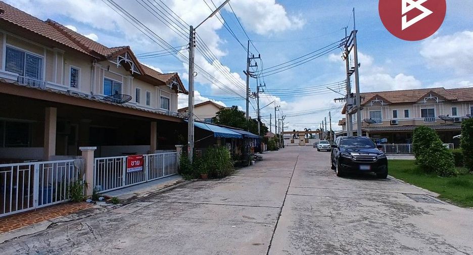 À vendre studio maison de ville à Phan Thong, Chonburi