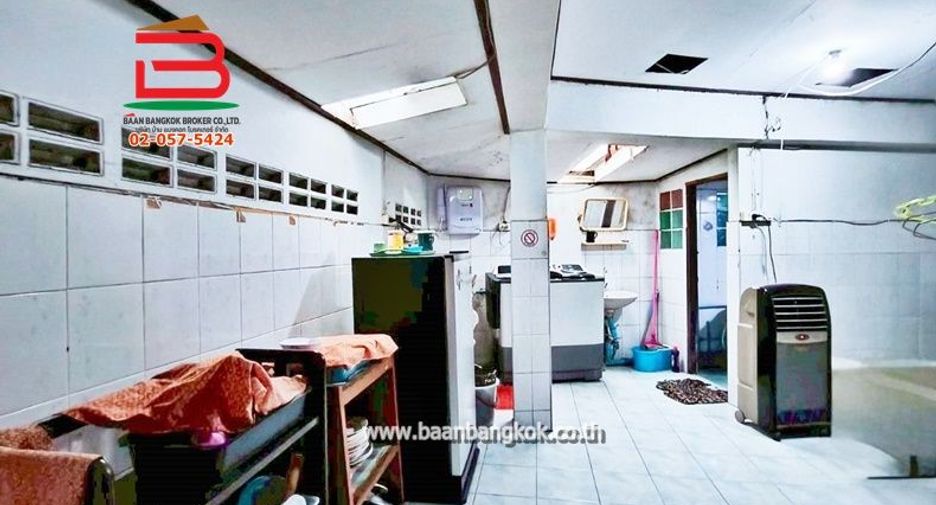Gewerbefläche zum Kauf mit 3 Zimmer in Mueang Nonthaburi, Nonthaburi