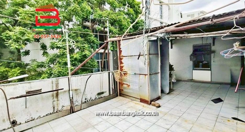Gewerbefläche zum Kauf mit 3 Zimmer in Mueang Nonthaburi, Nonthaburi