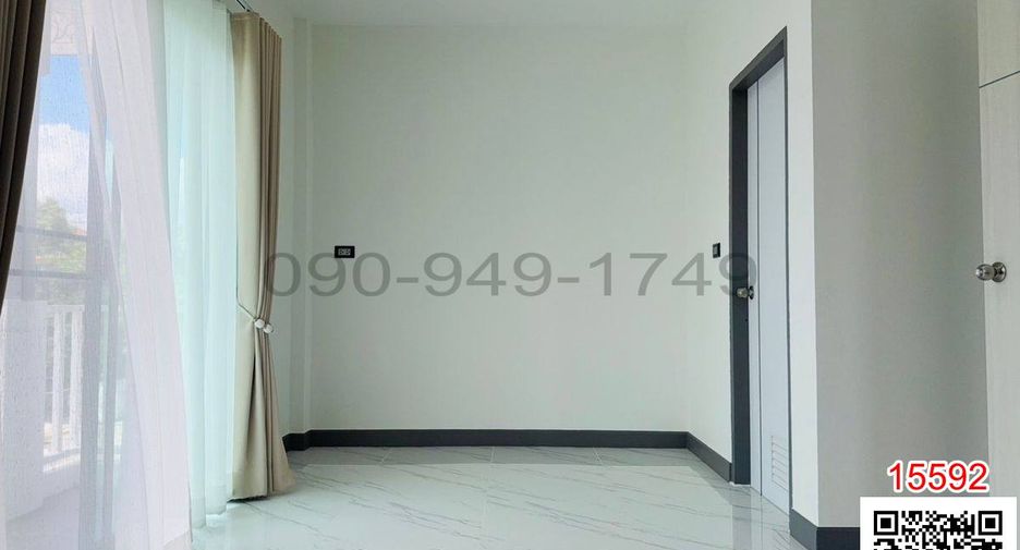 For sale 3 bedrooms condo in Lat Krabang, Bangkok