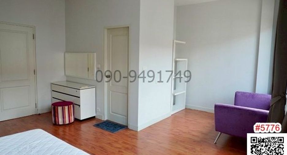 For rent 3 bedrooms townhouse in Mueang Nonthaburi, Nonthaburi