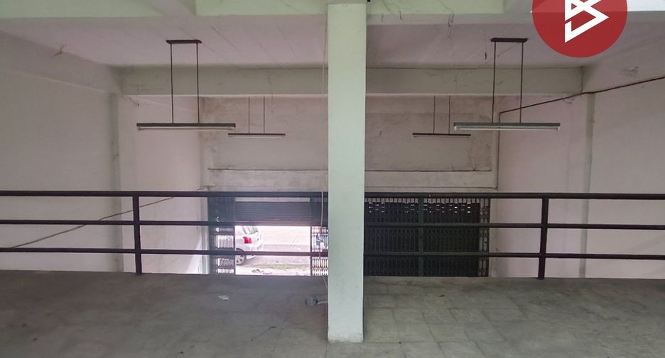For sale 4 bedrooms retail Space in Mueang Nakhon Si Thammarat, Nakhon Si Thammarat