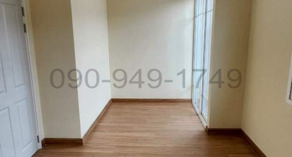 For rent 3 bedrooms townhouse in Bang Khae, Bangkok