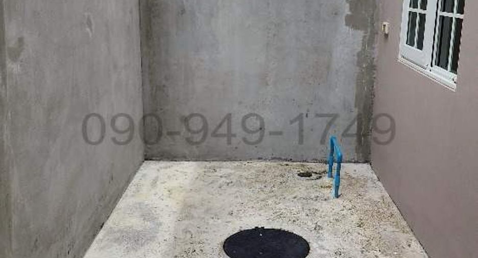 For rent 3 bedrooms townhouse in Bang Khae, Bangkok