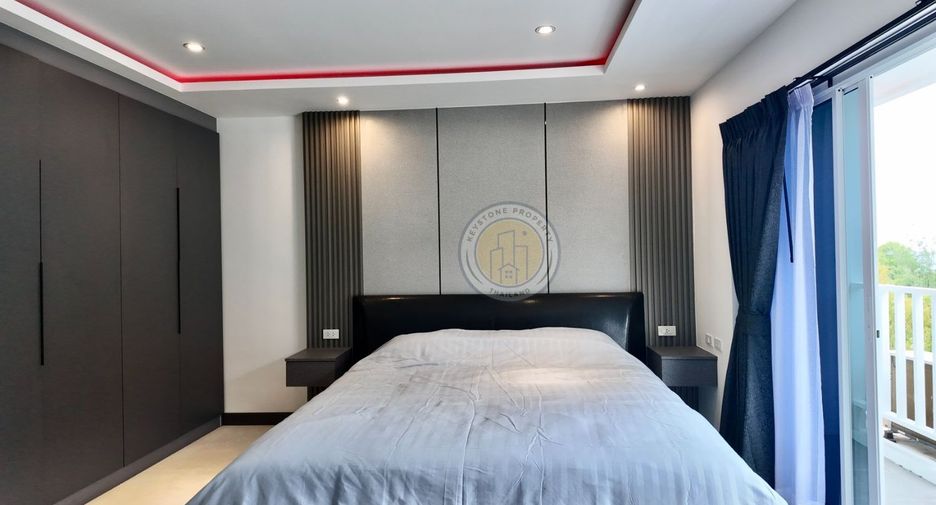 For sale 3 bedrooms condo in Pratumnak, Pattaya