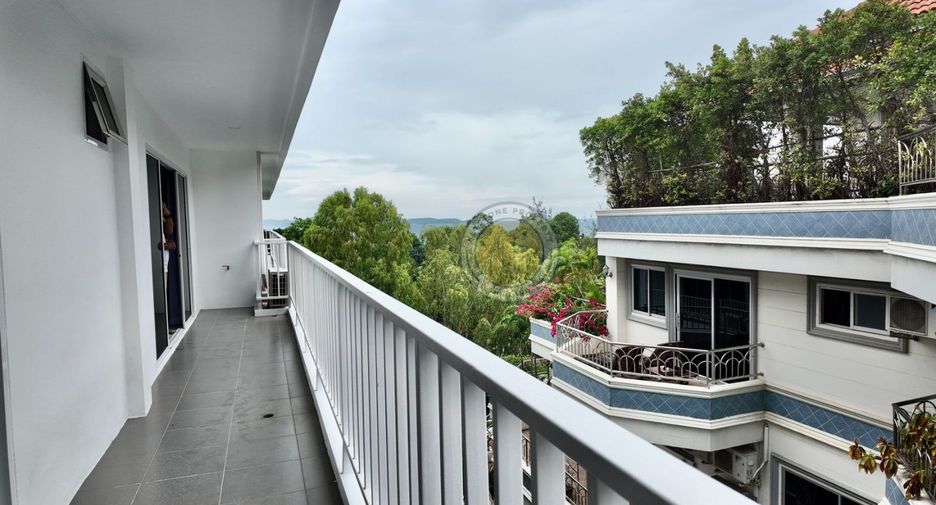 For sale 3 bedrooms condo in Pratumnak, Pattaya