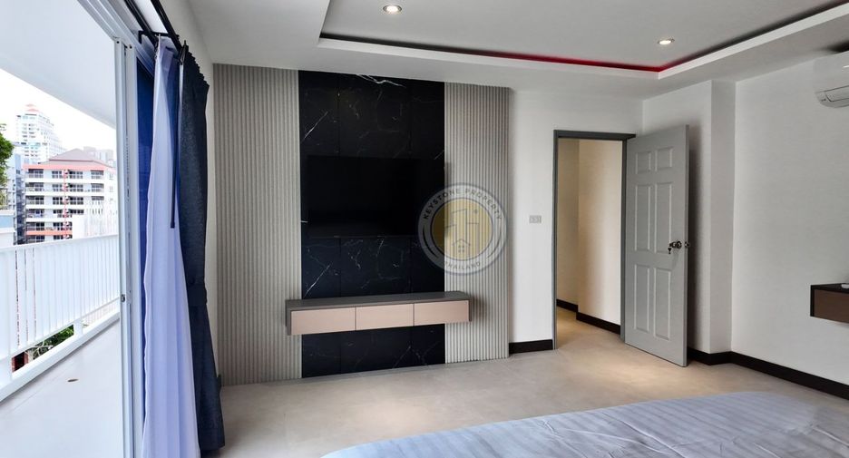 For sale 3 bedrooms condo in Pratumnak, Pattaya