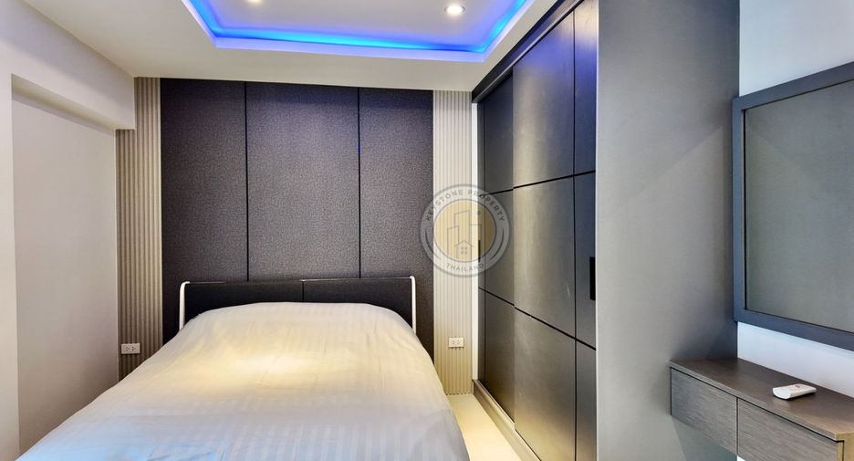 For sale 3 bedrooms condo in Pratumnak, Pattaya