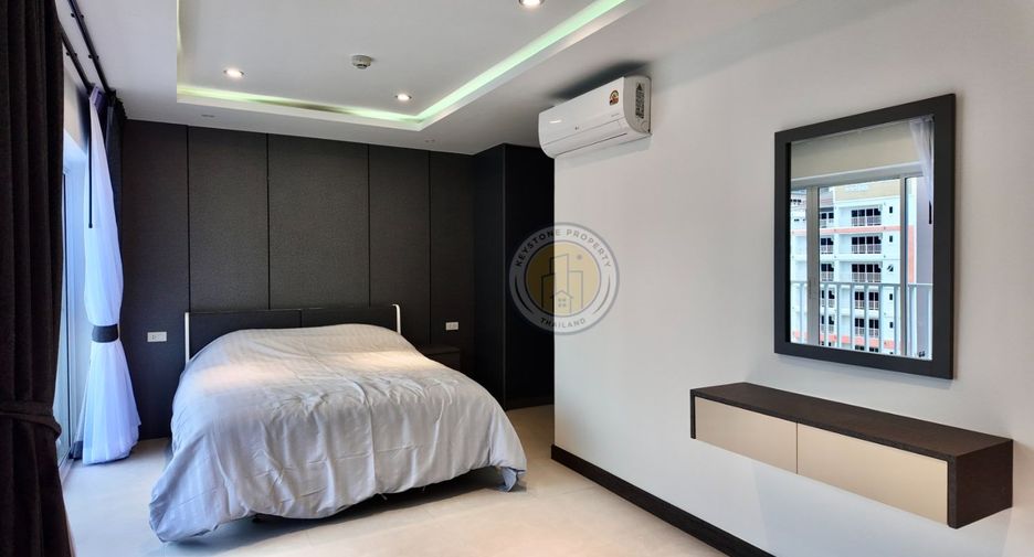 For sale 3 bedrooms condo in Pratumnak, Pattaya