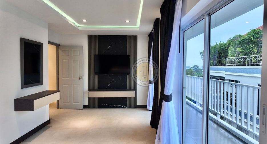 For sale 3 bedrooms condo in Pratumnak, Pattaya