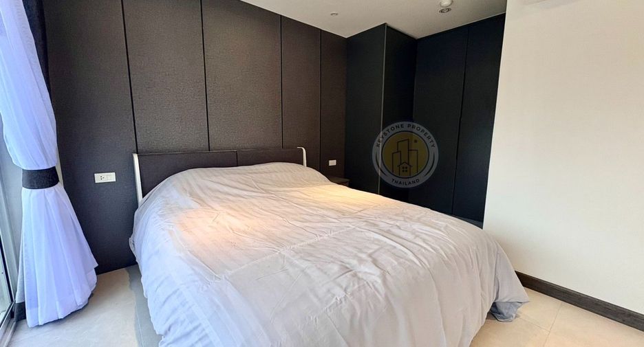 For sale 3 bedrooms condo in Pratumnak, Pattaya