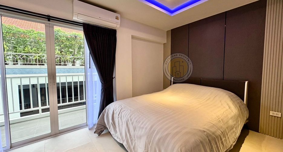 For sale 3 bedrooms condo in Pratumnak, Pattaya