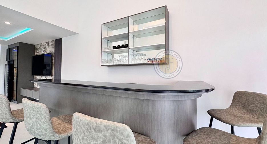 For sale 3 bedrooms condo in Pratumnak, Pattaya