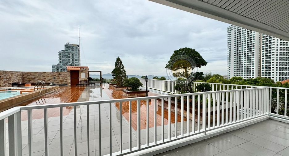 For sale 3 bedrooms condo in Pratumnak, Pattaya