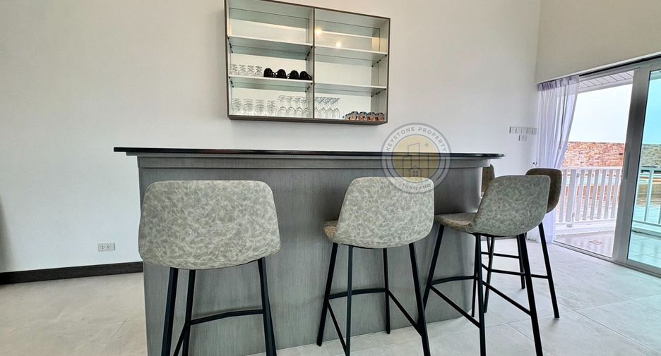 For sale 3 bedrooms condo in Pratumnak, Pattaya
