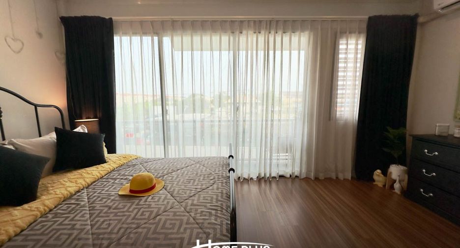 Casa adosada en venta de 4 habitaciones en Bang Kapi, Bangkok