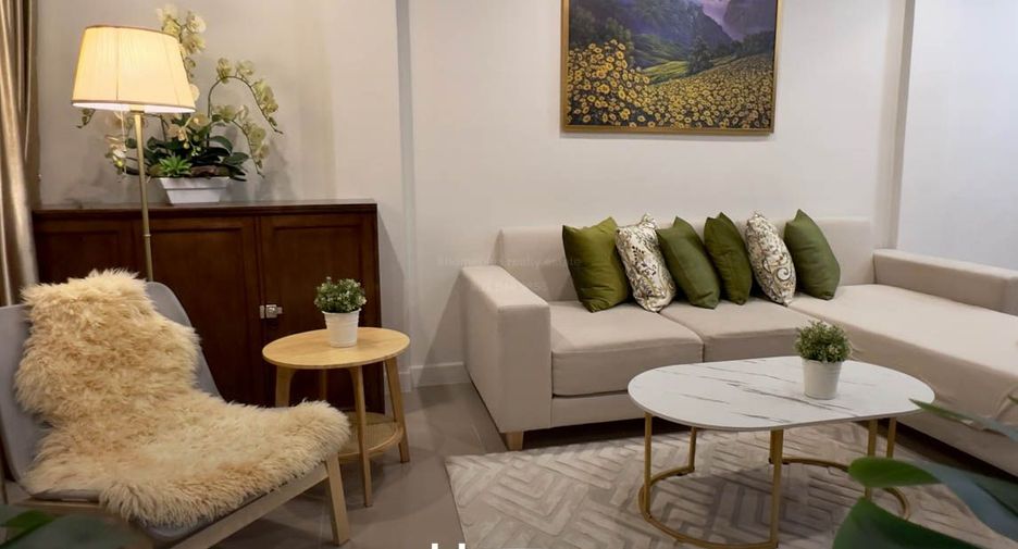 Casa adosada en venta de 4 habitaciones en Bang Kapi, Bangkok