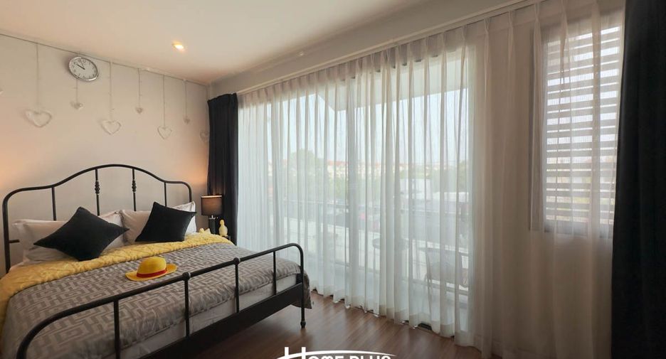Casa adosada en venta de 4 habitaciones en Bang Kapi, Bangkok