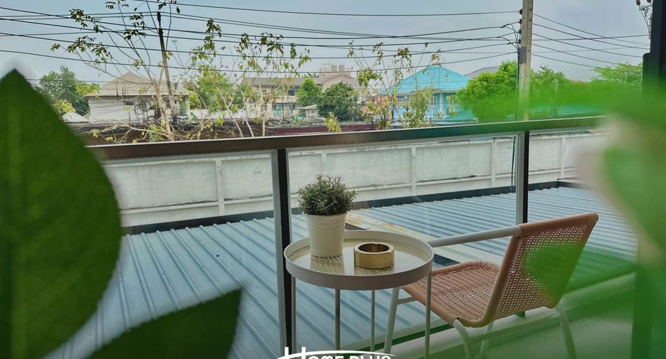 Casa adosada en venta de 4 habitaciones en Bang Kapi, Bangkok