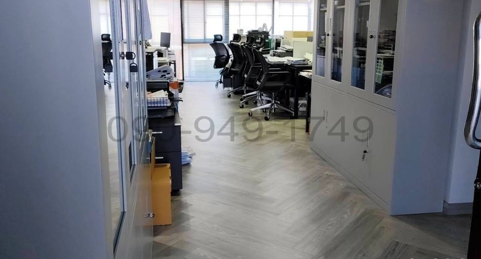 For sale 6 bedrooms retail Space in Phra Khanong, Bangkok