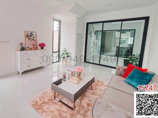 Casa adosada en venta de 4 habitaciones en Bang Na, Bangkok