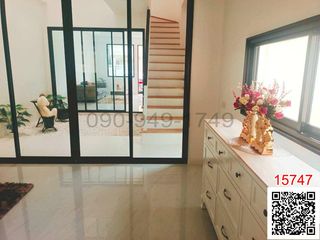 Casa adosada en venta de 4 habitaciones en Bang Na, Bangkok
