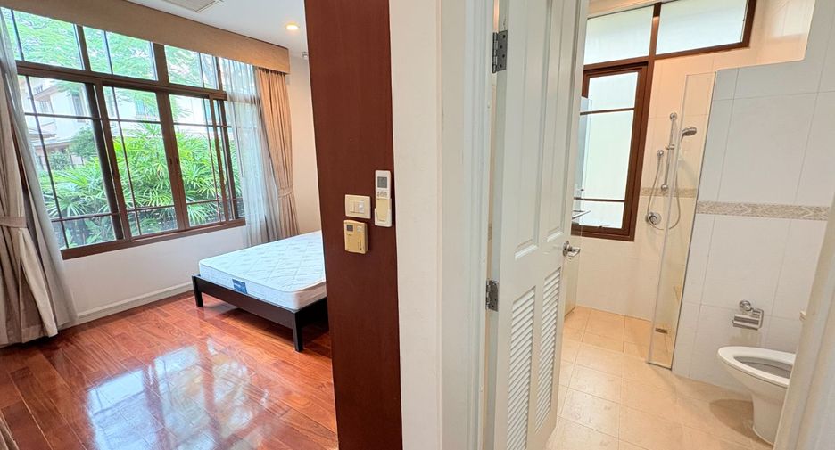 Casa en venta de 4 habitaciones en Watthana, Bangkok