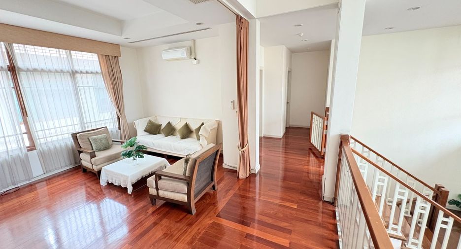 Casa en venta de 4 habitaciones en Watthana, Bangkok