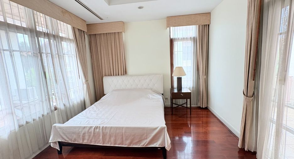 Casa en venta de 4 habitaciones en Watthana, Bangkok