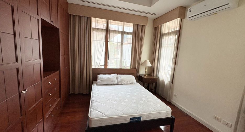 Casa en venta de 4 habitaciones en Watthana, Bangkok
