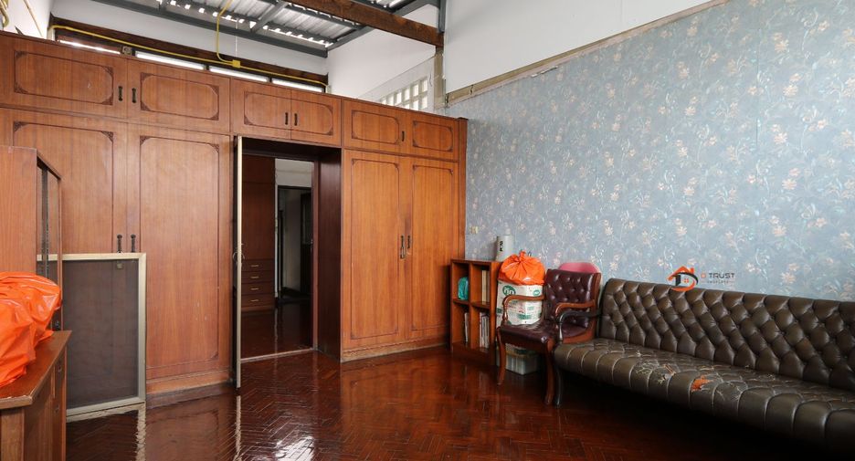 For sale 4 bedrooms retail Space in Samphanthawong, Bangkok