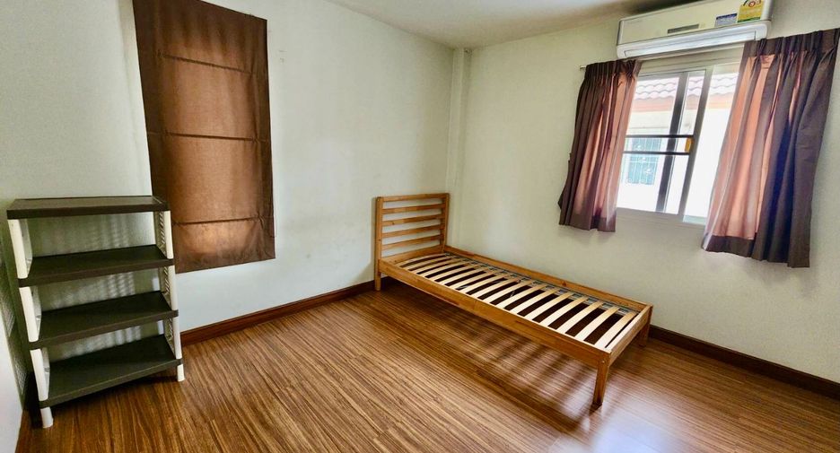 For sale 3 bedrooms house in Ban Pho, Chachoengsao