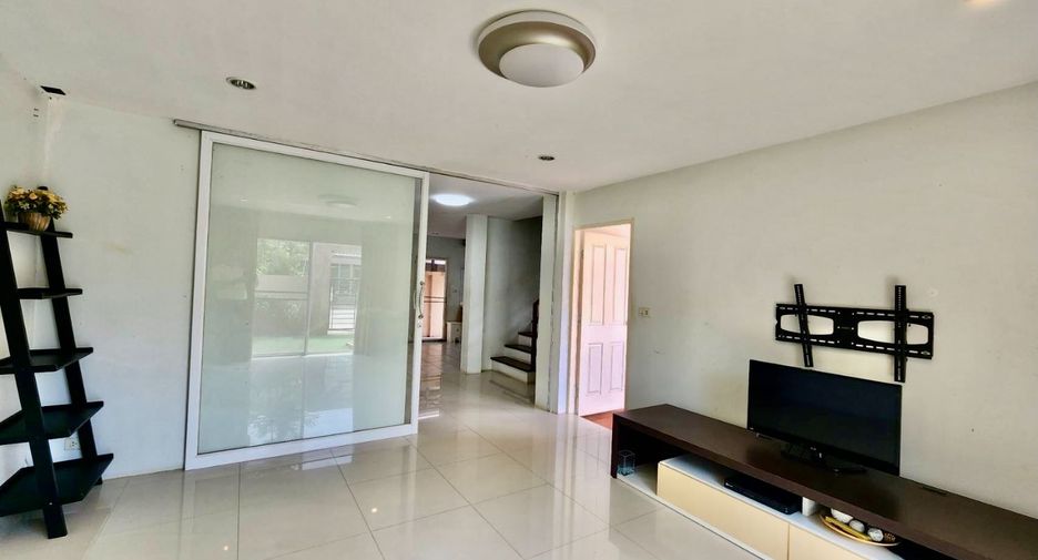 For sale 3 bedrooms house in Ban Pho, Chachoengsao