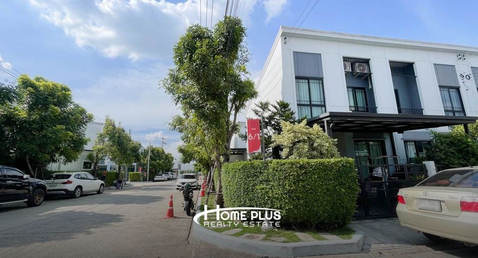 For sale 2 bedrooms townhouse in Mueang Pathum Thani, Pathum Thani