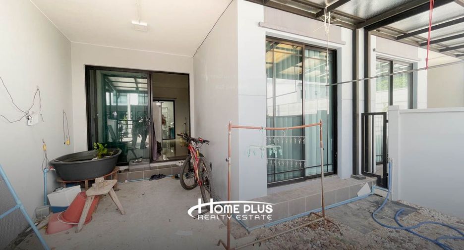For sale 2 bedrooms townhouse in Mueang Pathum Thani, Pathum Thani