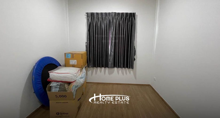 For sale 2 bedrooms townhouse in Mueang Pathum Thani, Pathum Thani