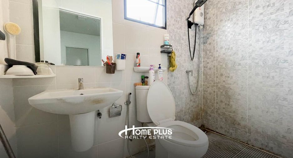 For sale 2 bedrooms townhouse in Mueang Pathum Thani, Pathum Thani