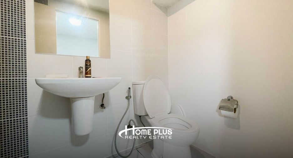 For sale 2 bedrooms townhouse in Mueang Pathum Thani, Pathum Thani