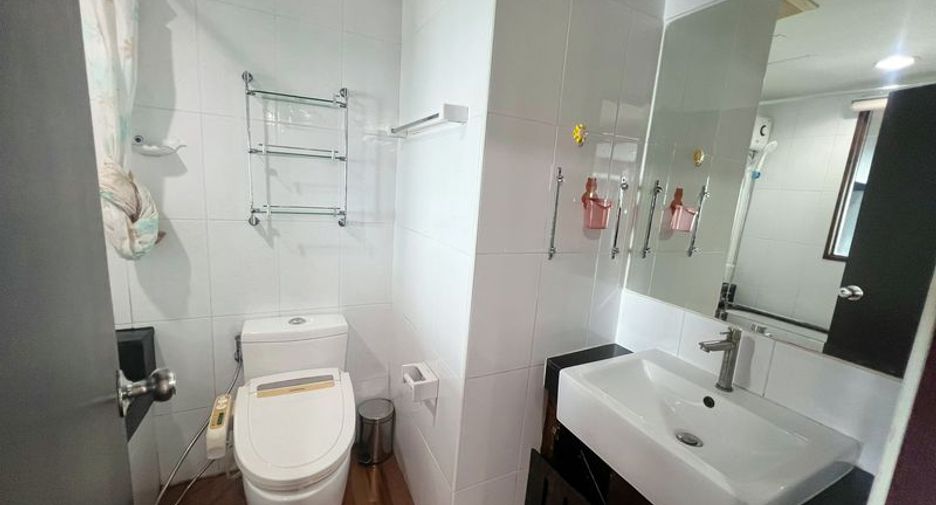 For rent and for sale 1 bed condo in Si Racha, Chonburi