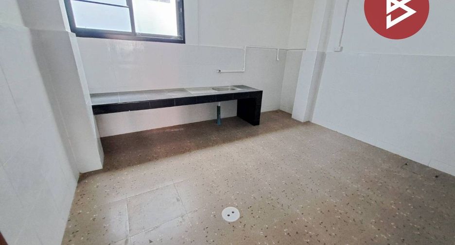 For sale 2 bedrooms townhouse in Mueang Nakhon Sawan, Nakhon Sawan