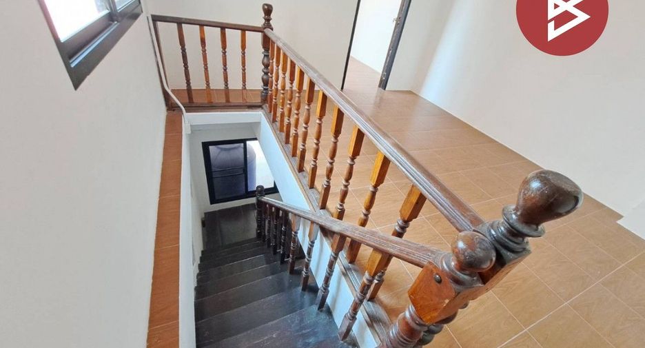 For sale 2 bedrooms townhouse in Mueang Nakhon Sawan, Nakhon Sawan
