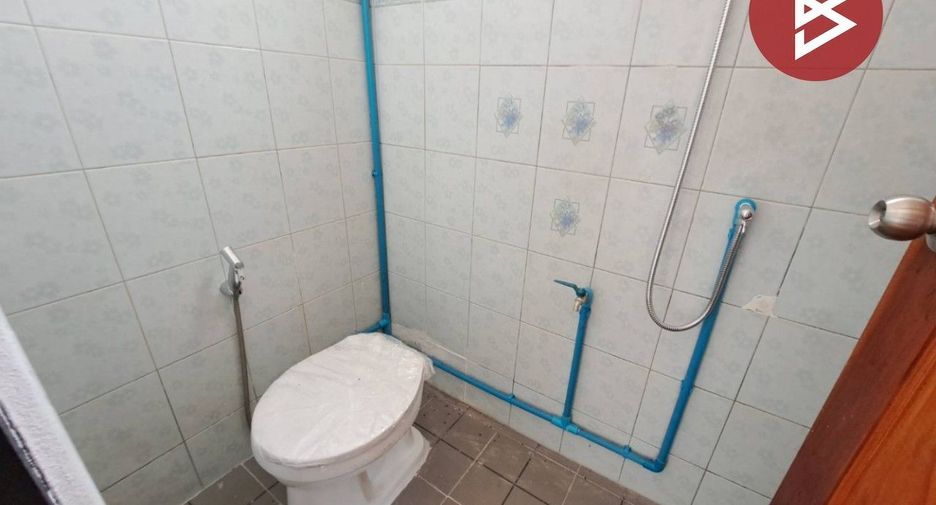 For sale 2 bedrooms townhouse in Mueang Nakhon Sawan, Nakhon Sawan
