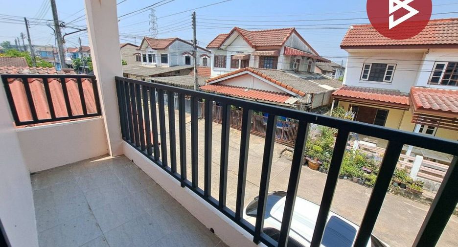 For sale 2 bedrooms townhouse in Mueang Nakhon Sawan, Nakhon Sawan