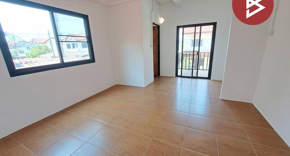 For sale 2 bedrooms townhouse in Mueang Nakhon Sawan, Nakhon Sawan