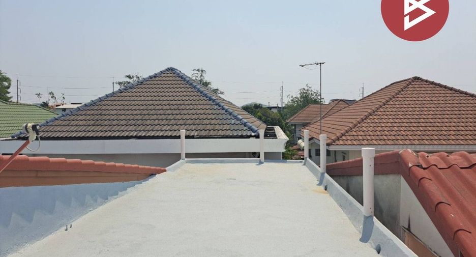 For sale 2 bedrooms townhouse in Mueang Nakhon Sawan, Nakhon Sawan